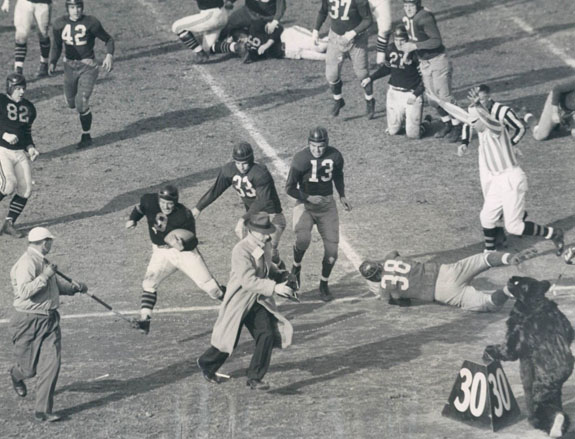 1942 NFL Championship Game action